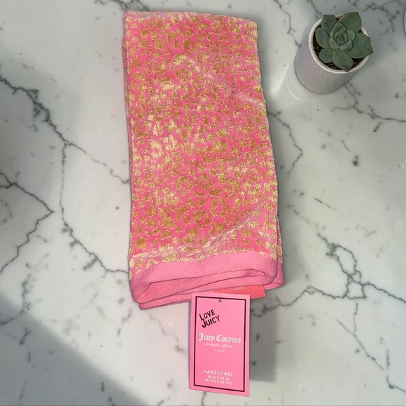 Juicy Couture Pink Leopard Print Hand Towel - 16x26 - Picture 1 of 4
